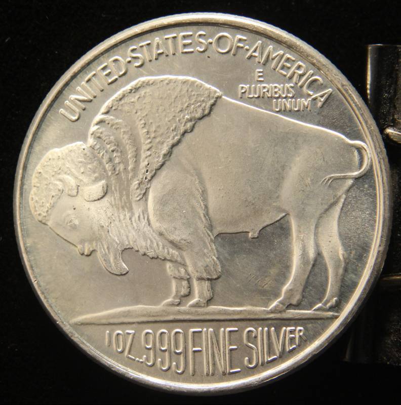 lot 89 image: 1 TROY OZ. .999 FINE SILVER INDIAN BUFFALO DESIGN