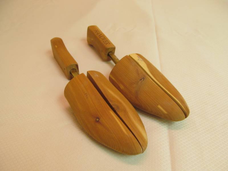 lot 7 image: Hanover cedar shoe stretcher