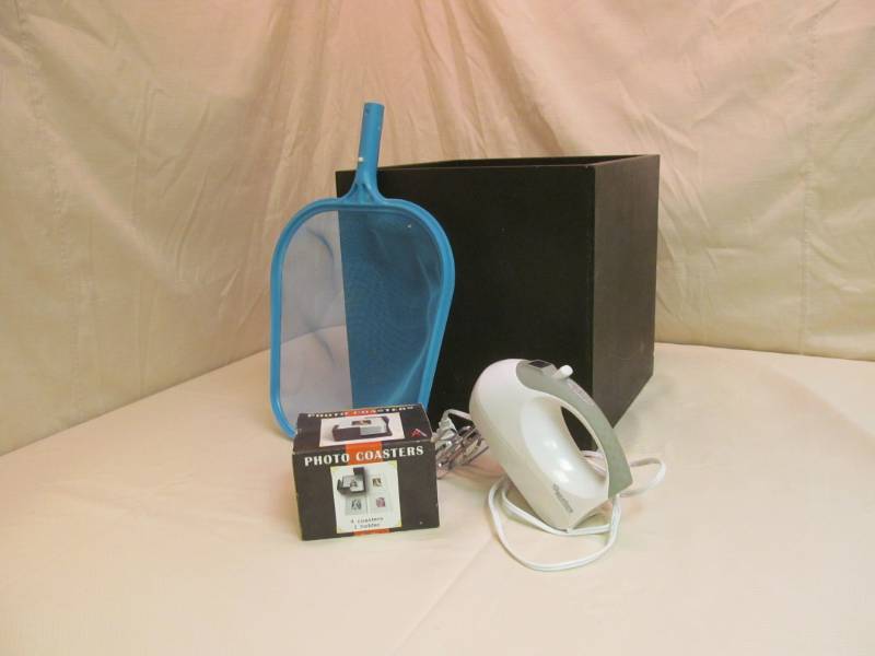 lot 11 image: coasters, mixer, net, box