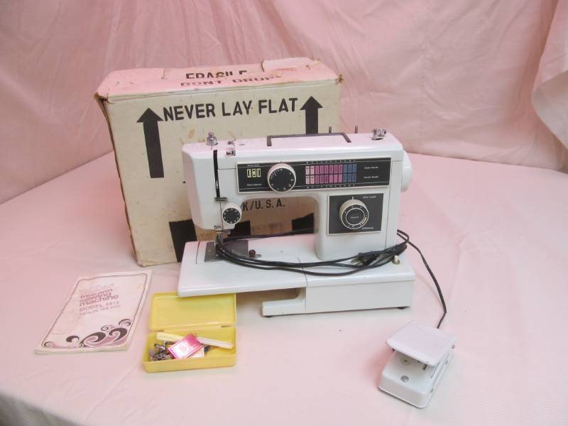 lot 14 image: JC Penny 6912 sewing machine