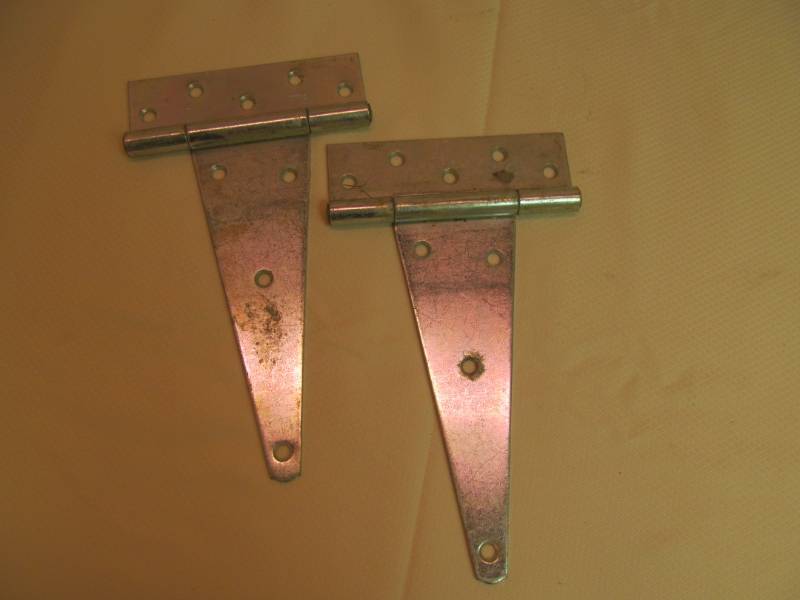 lot 30 image: hinges