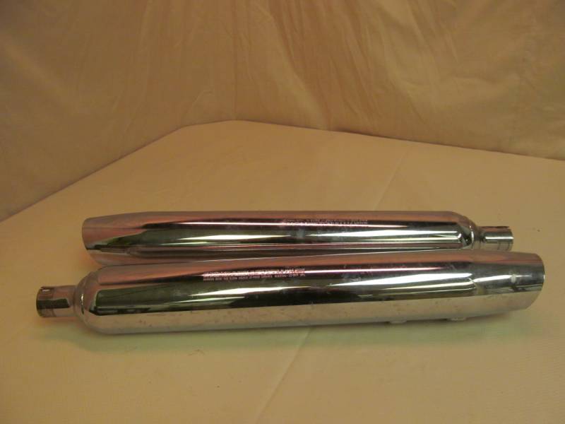 lot 92 image: Chrome Harley Davidson exhaust pipes