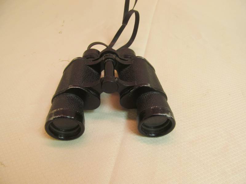 lot 99 image: vintage binoculars