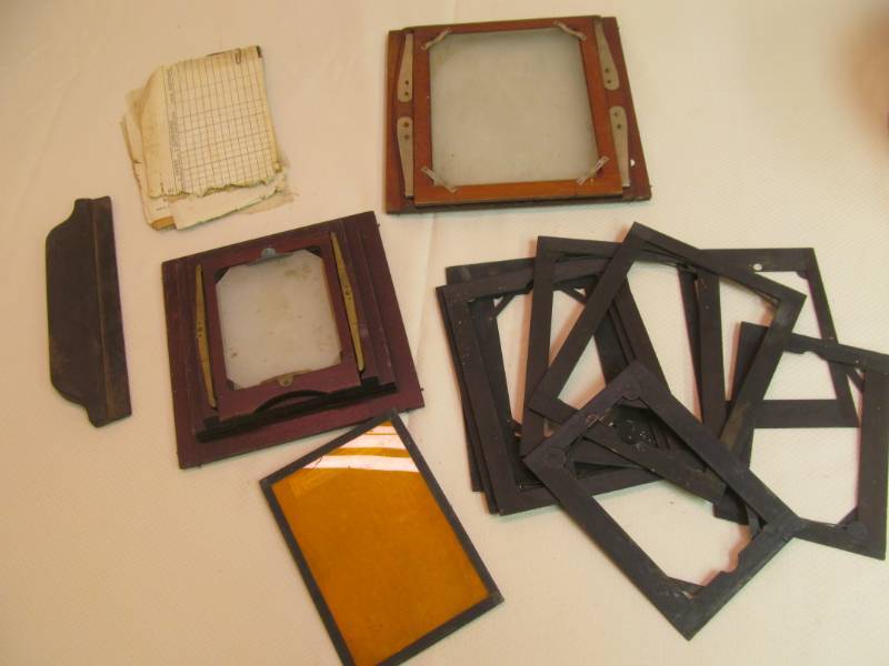 lot 101 image: Vintage Photo Plaques