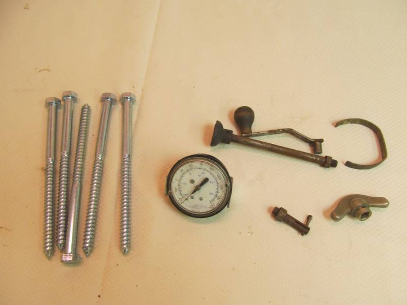 lot 105 image: vintage hardware