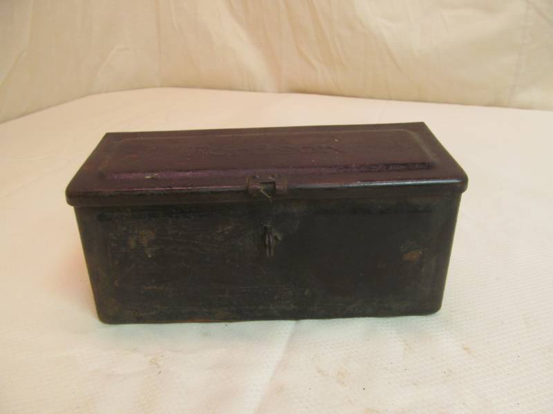 lot 108 image: Vintage Fordson tool box