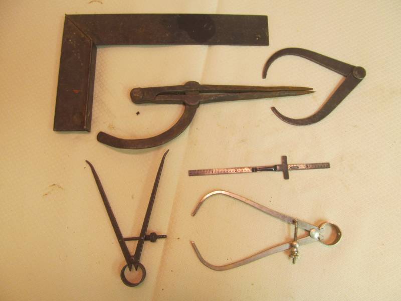 lot 119 image: vintage measuring tools