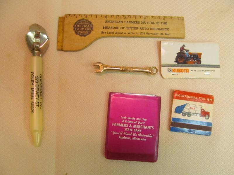 lot 125 image: vintage advertising items