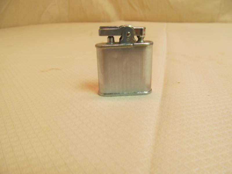 lot 132 image: Ronson lighter