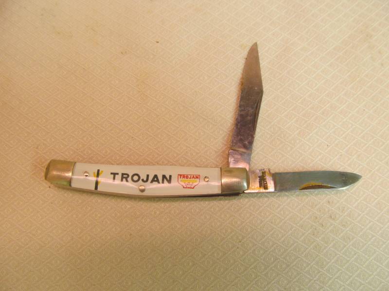 lot 135 image: vintage jack knife