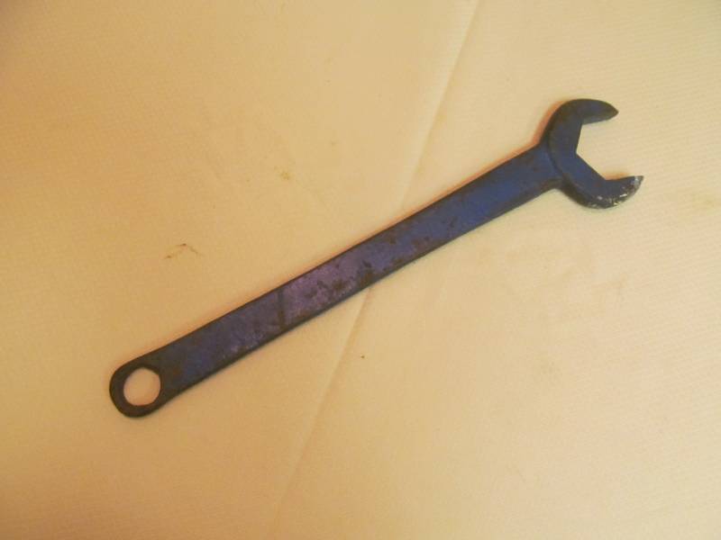lot 146 image: vintage tools