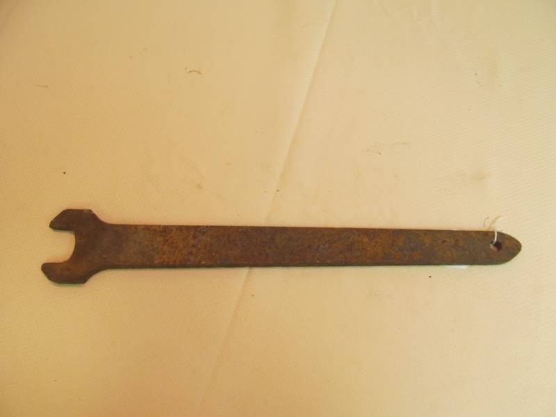 lot 151 image: vintage tools