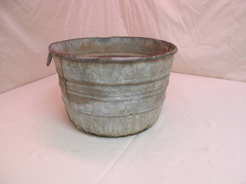 lot 152 image: vintage bushel basket