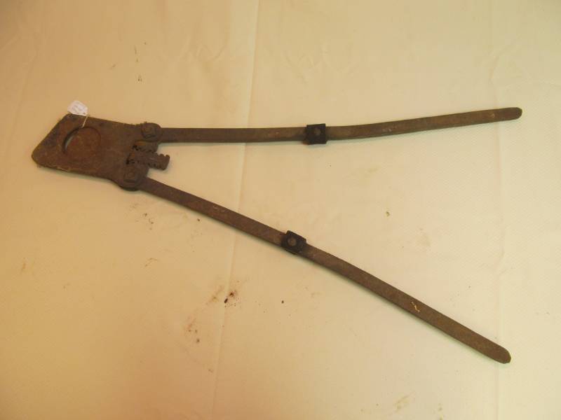 lot 164 image: vintage pincher