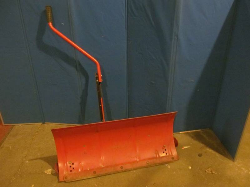 lot 204 image: push blade