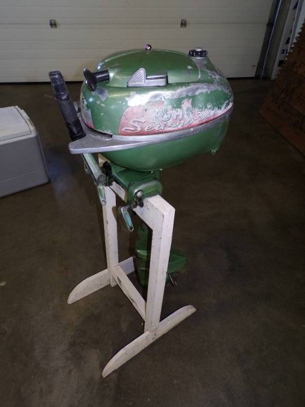 lot 5 image: 5 HP Sea Horse Outboard Motor, consignor states runs,