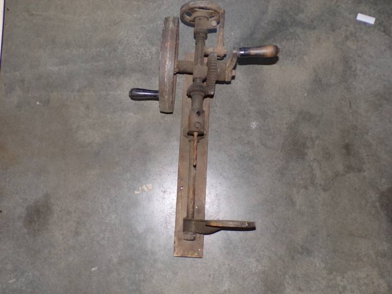 lot 7 image: Vintage Drill Press
