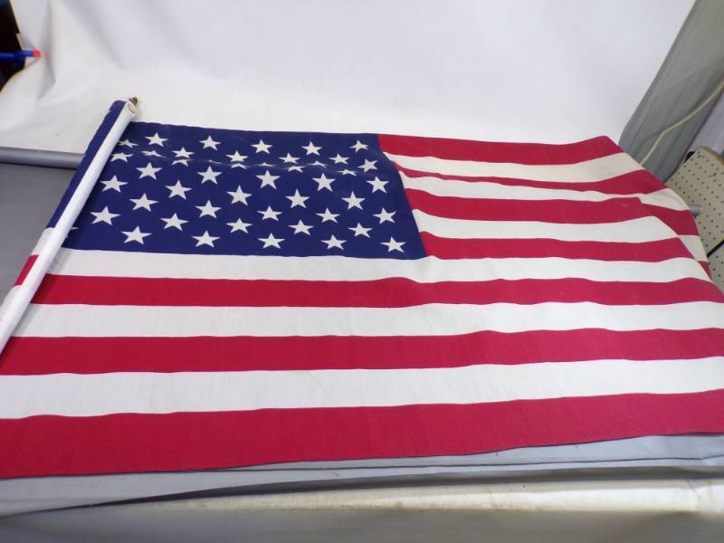 lot 12 image: 3 x 5 American Flag