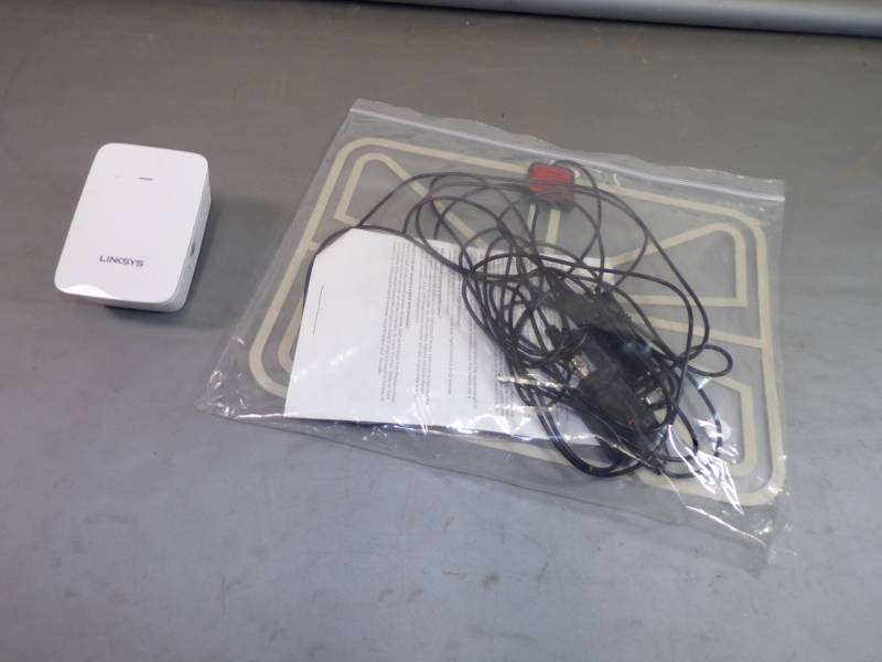 lot 20 image: TV Antenna and Linsys amplifier