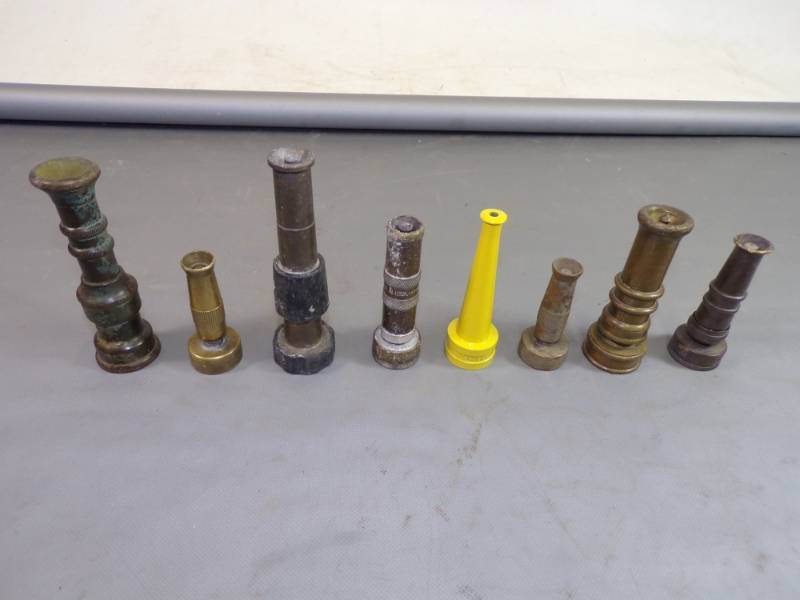 lot 23 image: 8 Garden Nozzles