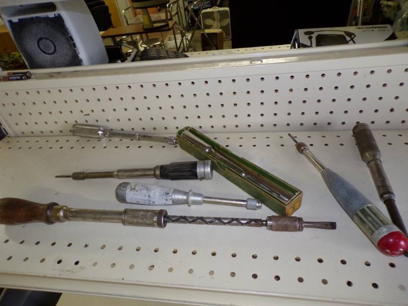 lot 37 image: Vintage Push Drills