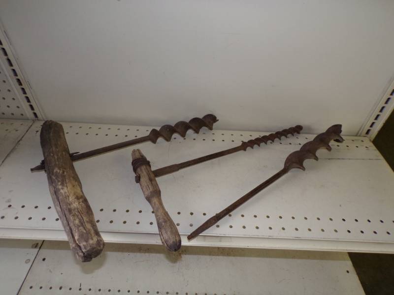 lot 39 image: Vintage Drills