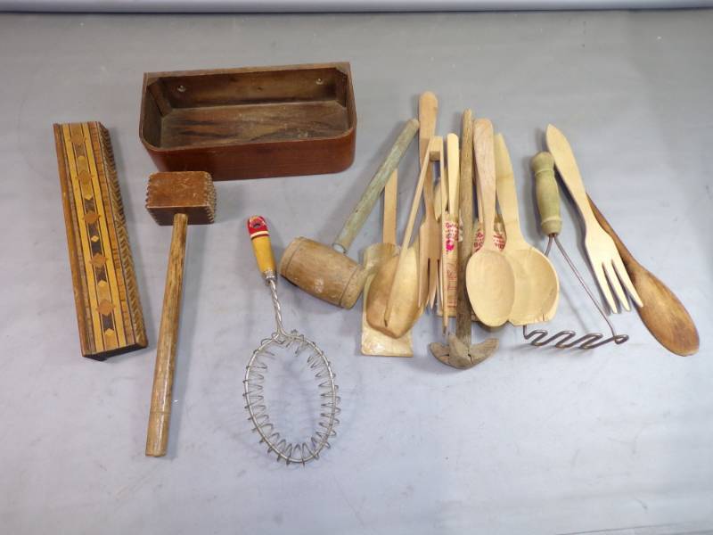 lot 51 image: Wood Primitives, Spoons, Box etc