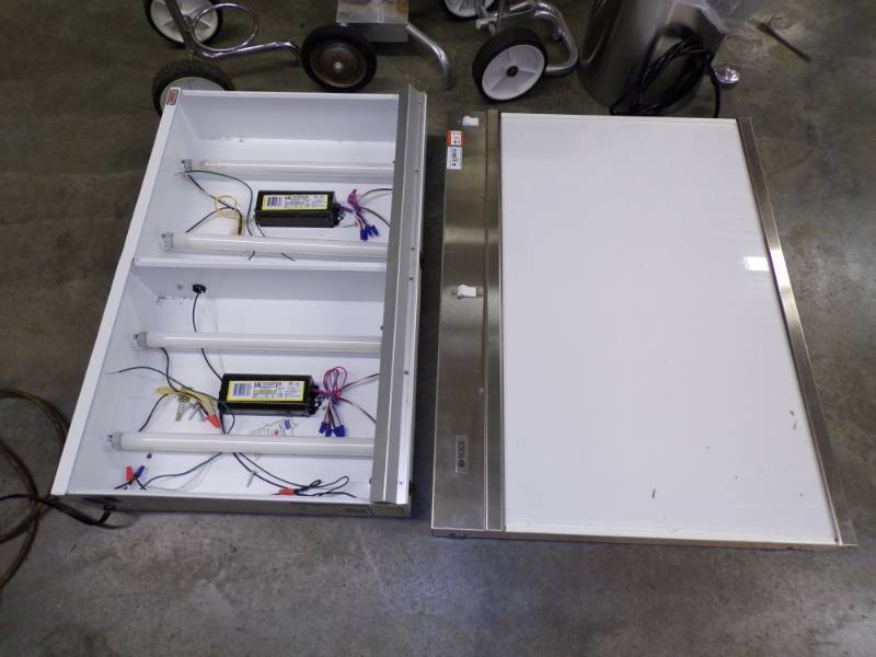 lot 87 image: Lot of 2 X-rayslidenegative tables
