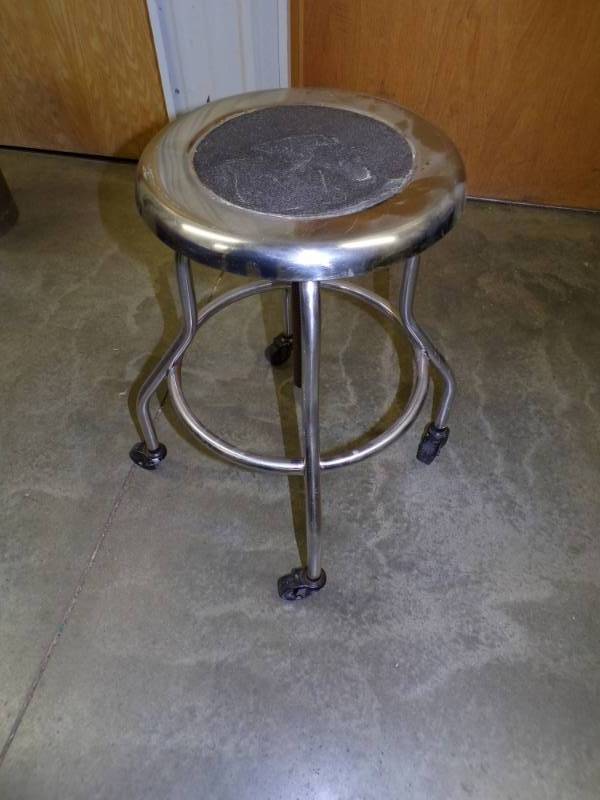 lot 95 image: Metal rolling stool