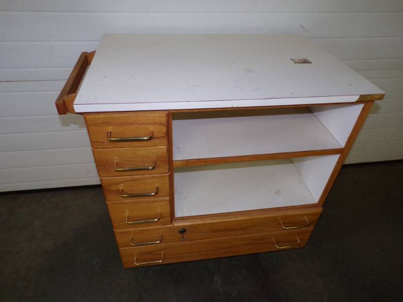 lot 98 image: Cart on wheels with lockable draws