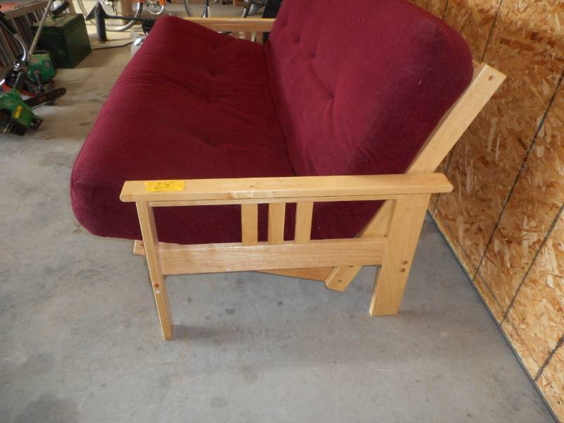 lot 28 image: Futon