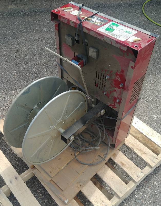 lot 5 image: Dynaric DF-20 Strapping Machine, confirmed working