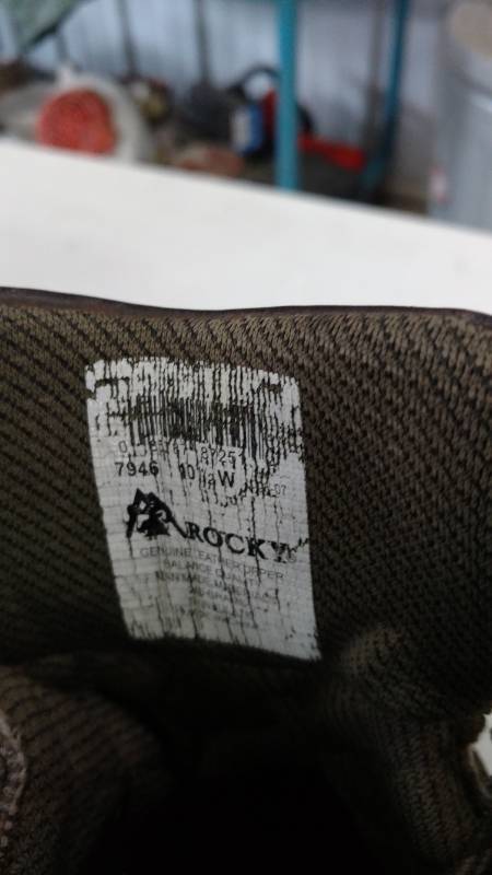 lot 10 image: Rocky size 10.5 Hunting boot 200g thinsulate