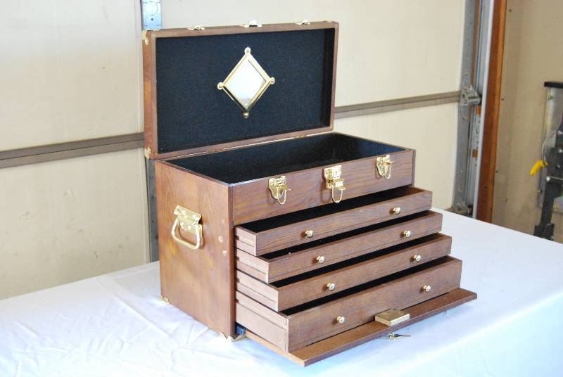 lot 40 image: Sportsman 206