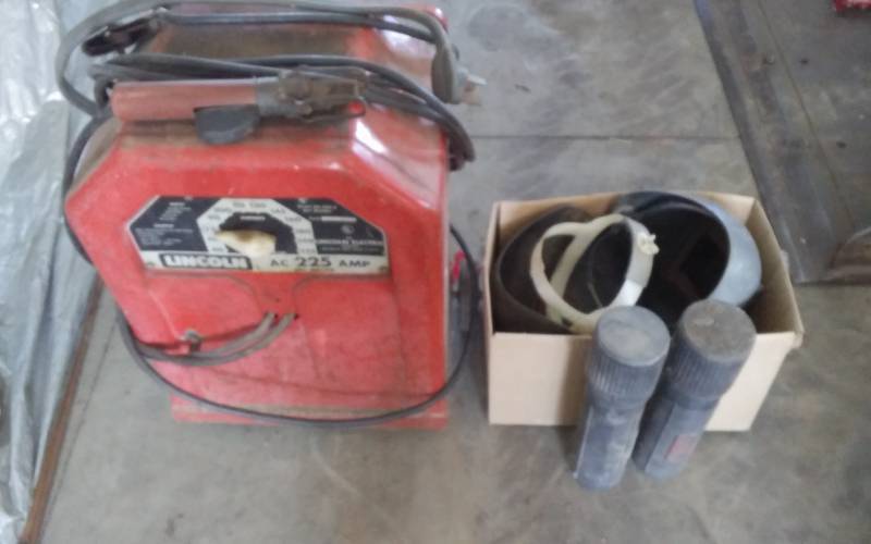 lot 3 image: Lincoln Arc Welder, 2-Helmets, Welding Rod