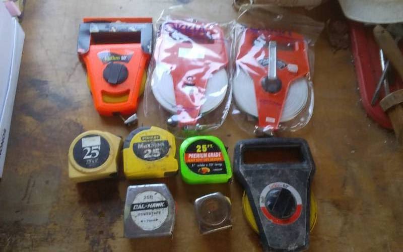 lot 32 image: Lot Of Surveyors Measures & Other Tape Measures