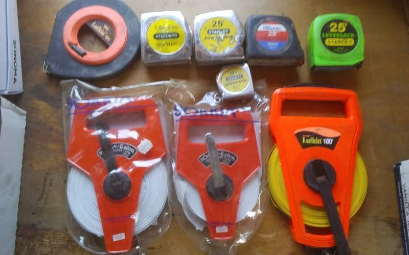 lot 33 image: Lot Of Surveyors Measures & Other Tape Measures