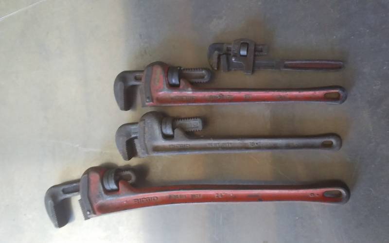 lot 34 image: Pipe Wrenches (1-10 Inch, 2-18 Inch, 1-24 Inch)