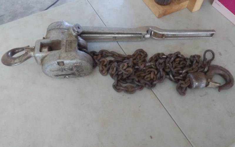 lot 45 image: 1-12 Ton Chain Puller
