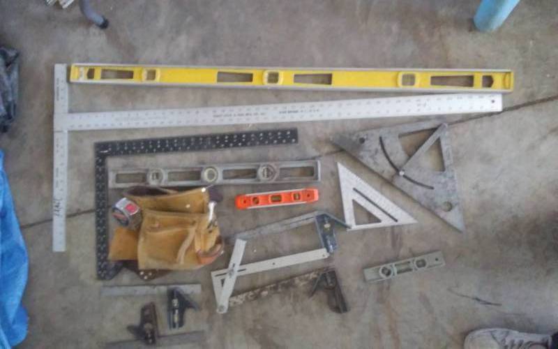 lot 47 image: Speed Squares, Levels, Tool Pouch