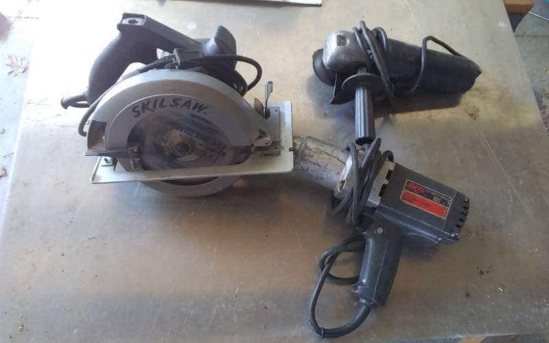 lot 60 image: Skil 7-14 Circular Saw, Skil 4-inch Angle Grinder, Skil 12 Inch Impact