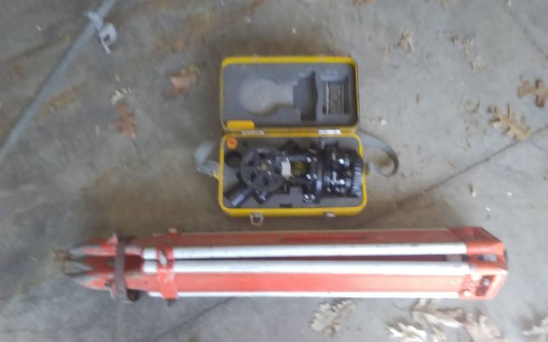 lot 65 image: Surveyor Transit (Lietz 4-12) With Tripod