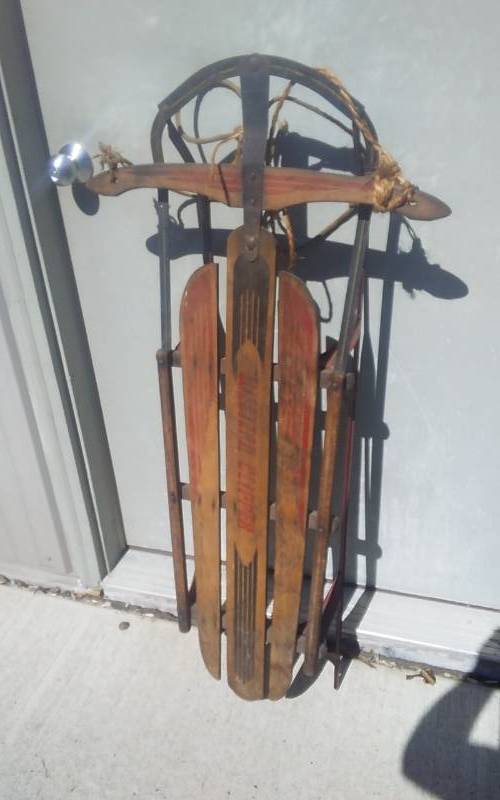 lot 89 image: Western Clipper Vintage Steel Runner Sled
