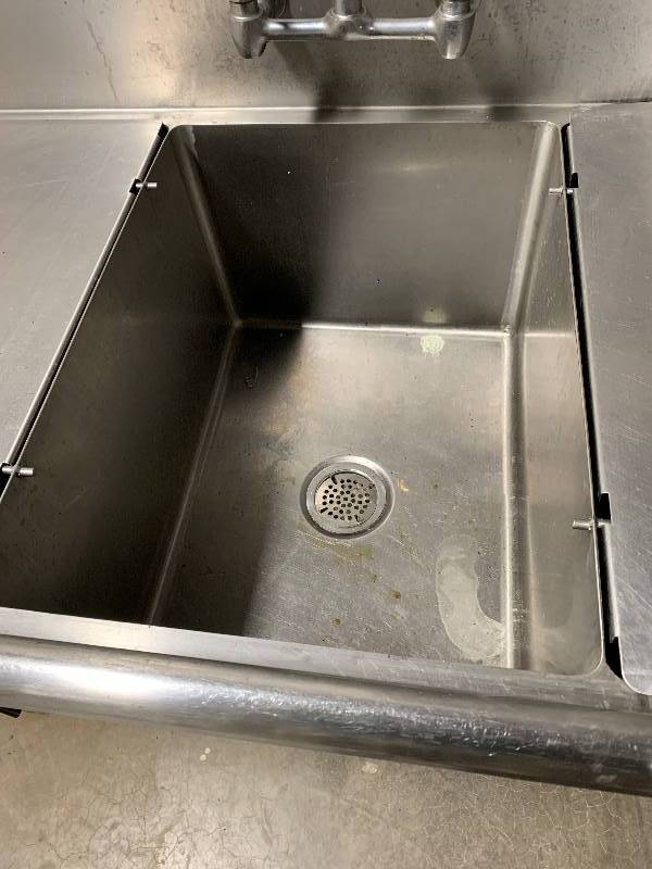 Stainless steel 3 compartment sink, 18x24x14dp, drain valves, right side dirty dish table w2 compartment covers, 84x30x36H w8 back splash
