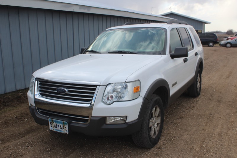 2006 FORD EXPLORER 4WD V6 4D SUV XLT