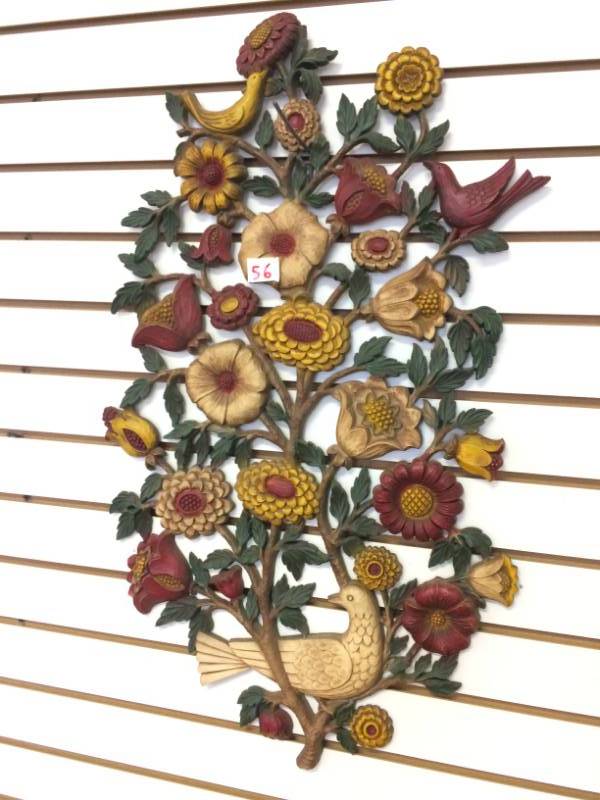 lot 56 image: Hanging Plastic Wall Decor
