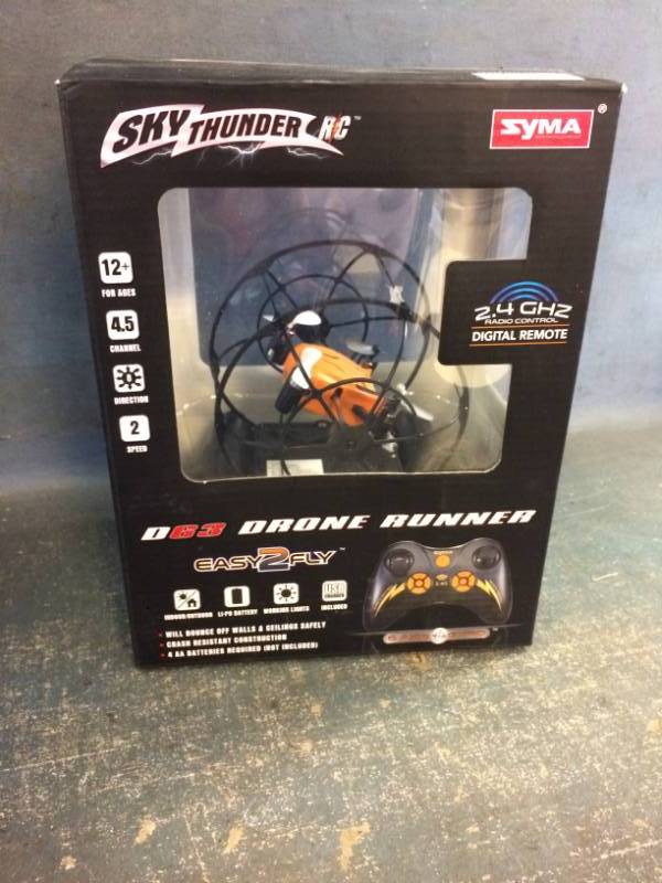lot 6 image: Sky Thunder D63 Drone Runner RC