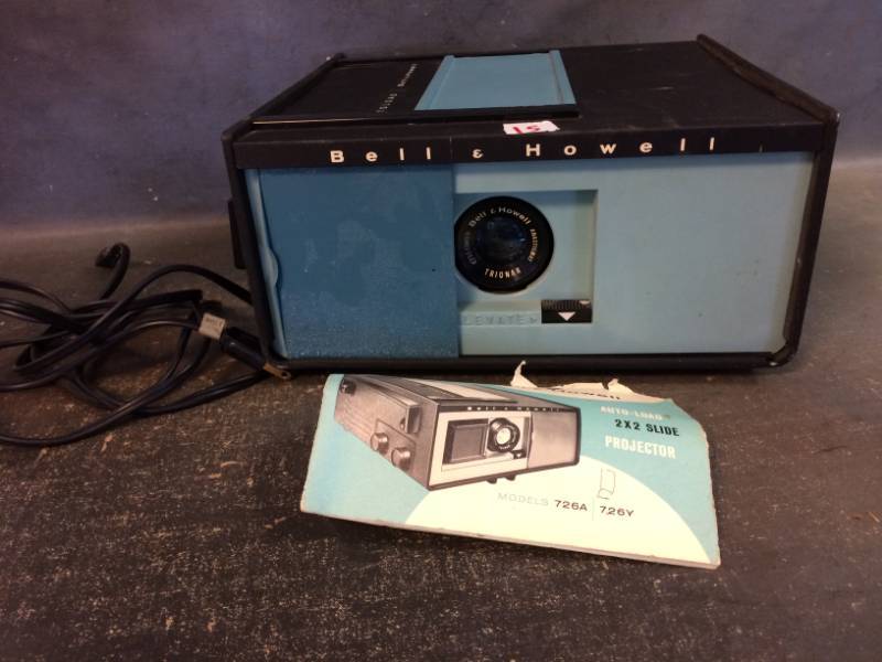 lot 15 image: Vintage Slide Projector