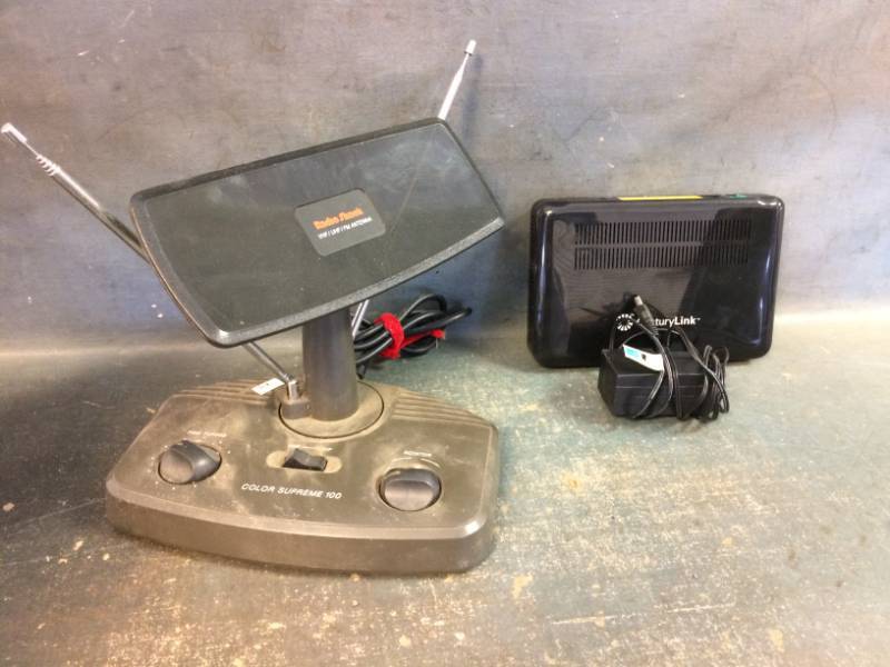 lot 18 image: VHFUHFFM Antenna and More