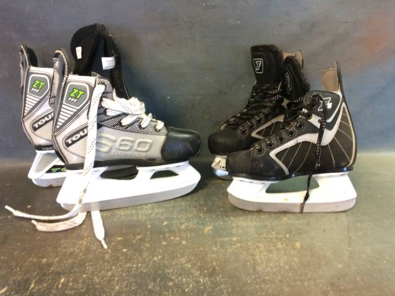 lot 19 image: Boys Youth Ice Skates
